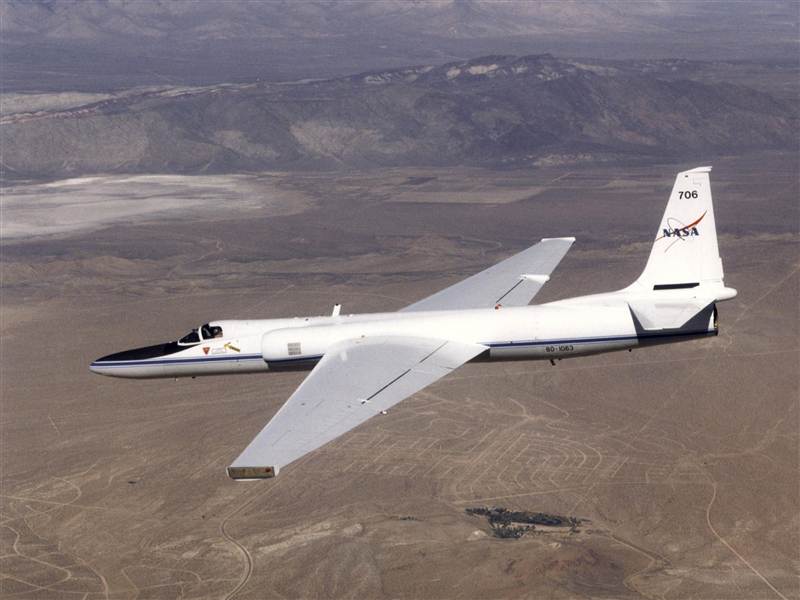 ER2 AIRCRAFT IN FLIGHT